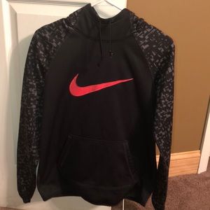 Black and pink nike sweatshirt